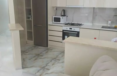 Alquiler a largo plazo, Batumi: apartamento 3+1, 125 m²
