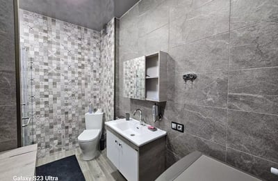 Alquiler a largo plazo, Batumi: apartamento 2+1, 70 m²