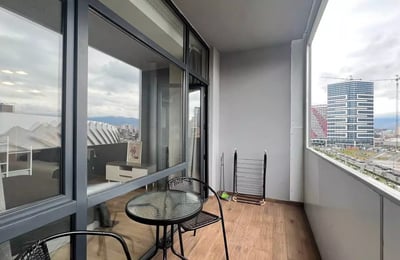 Se alquila un amplio estudio de largo plazo con vista al estadio en Batumi