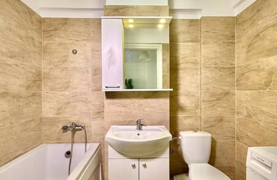 Long-term rental: one-bedroom apartment with studio kitchen, 5th floor, Militari Residence, Bucharest