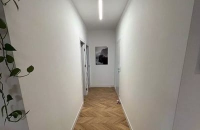 Long-term rental of a 3-rooms apartment in Warsaw, Wola district, ul. Karolkowa