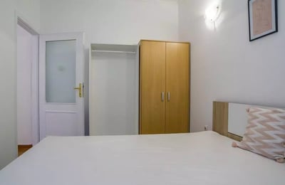 Долгосрочная аренда трехкомнатной квартиры в центре города, Белград