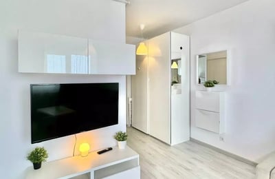 Long-term rental of a studio with a balcony in Bucharest, "Militari Residence" complex, Weiner Palada 49 Street