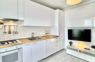 Long-term rental of a studio with a balcony in Bucharest, "Militari Residence" complex, Weiner Palada 49 Street