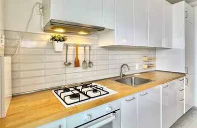 Long-term rental of a studio with a balcony in Bucharest, "Militari Residence" complex, Weiner Palada 49 Street