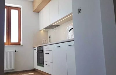 Alquiler a largo plazo de apartamento en Cracovia, distrito Czyżyny, calle Galicyjska