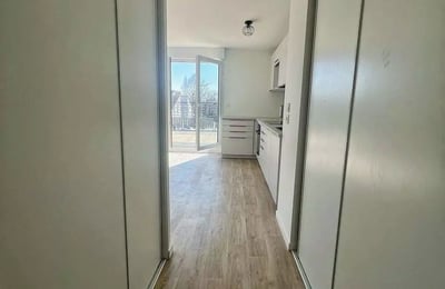 Long-term rental of a 3-room apartment with a terrace in Montfermeil, France