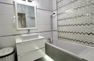 Long-term rental 51 m² apartment with 3 rooms, a balcony, and parking in Bemowo, Warsaw