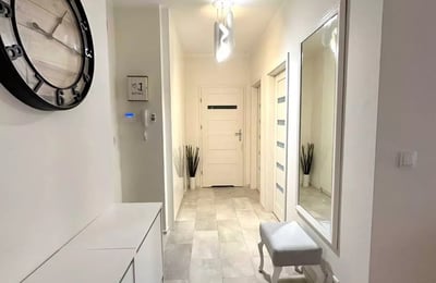 Long-term rental 51 m² apartment with 3 rooms, a balcony, and parking in Bemowo, Warsaw