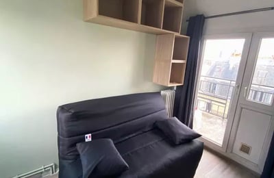 Long-term rental studio with balcony (8.2 m²) on Boulevard Exelmans, 75016 Paris, France