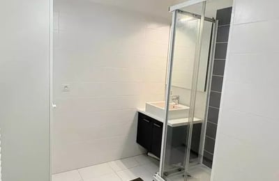 Long-term rental studio with tower view (30 m²) on Avenue Kléber, 75116 Paris, France