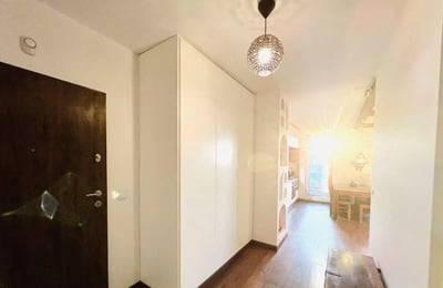 Alquiler a largo plazo apartamento amplio en una zona en desarrollo, Cracovia, Polonia