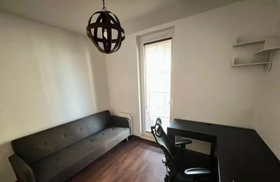 Alquiler a largo plazo apartamento amplio en una zona en desarrollo, Cracovia, Polonia