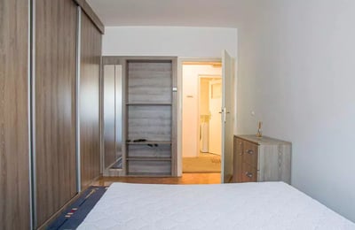 Long-term rental 2-room apartment in the center of Vračar, Serbia