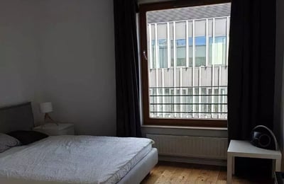 Long-term rental of a spacious three-room apartment with a balcony and parking in Grzegórzki, Kraków