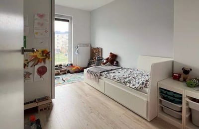 Long-term rental spacious 3-room apartment with storage and parking, Kraków