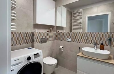 Long-term rental spacious 3-room apartment with storage and parking, Kraków