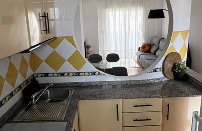 Long-term rental apartment with sea view in Torrevieja (Alicante), 2 bedrooms just 100m from the beach