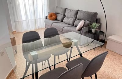 Long-term rental apartment with sea view in Torrevieja (Alicante), 2 bedrooms just 100m from the beach