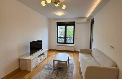 Долгосрочная аренда трехкомнатной квартиры в ЖК премиум класса в центре города Белград