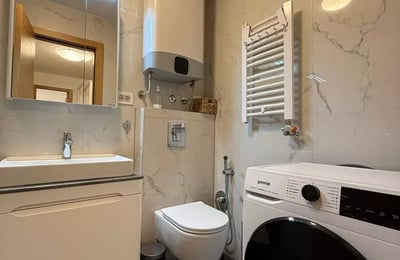 Долгосрочная аренда трехкомнатной квартиры в ЖК премиум класса в центре города Белград