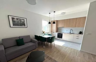 Long-term rental 3-room 60 m² apartment with balcony & AC on Na Grobli St, Wrocław