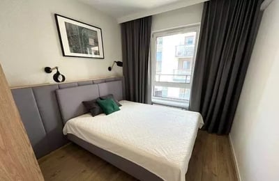 Long-term rental 3-room 60 m² apartment with balcony & AC on Na Grobli St, Wrocław