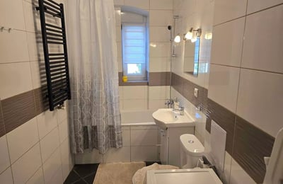 Long-term rental renovated 2-room 46 m² apartment on Kromera St, Wrocław