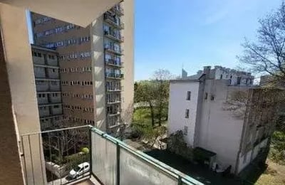 Долгосрочная аренда уютной кавалерки с балконом в центре Варшавы