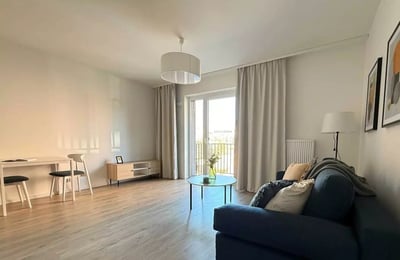 Long-term rental cozy 1-room apartment with balcony and pet-friendly, Wrocław