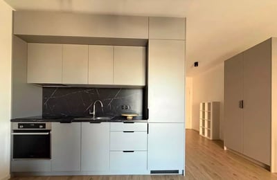 Long-term rental cozy 1-room apartment with balcony and pet-friendly, Wrocław