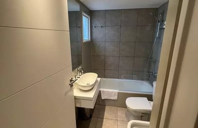 Alquiler a largo plazo monoambiente con balcón y lavadora en Núñez, Buenos Aires