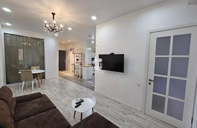 Alquiler a largo plazo apartamento de 3 habitaciones en el Casco Antiguo, Batumi