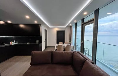 Alquiler a largo plazo apartamento de 1 dormitorio con vista panorámica al mar, Batumi