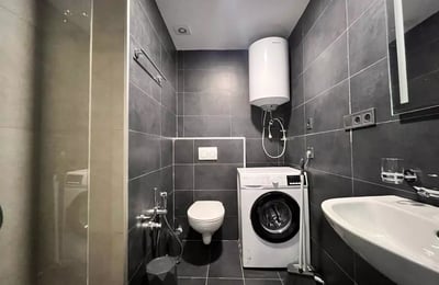 Alquiler a largo plazo apartamento de 1 dormitorio con vista panorámica al mar, Batumi