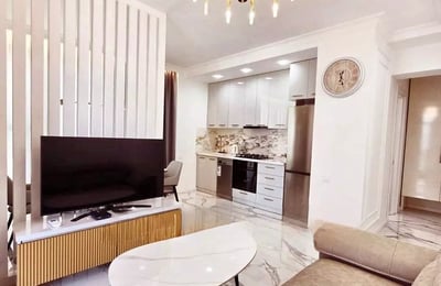 Alquiler a largo plazo apartamento de 2 dormitorios con balcón y vista al mar, Shartava 16, Batumi