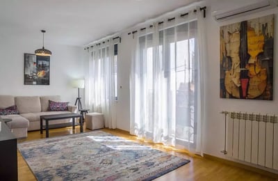 Long-term rent 3-room apartment in Vračar, Belgrade, 58m², with air conditioning and dishwasher