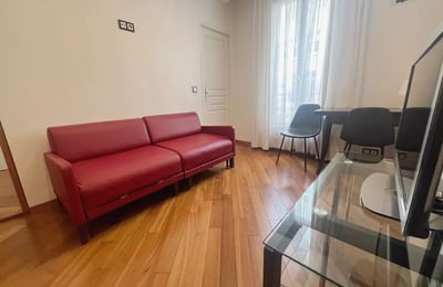 Long-term rental of a 2-room apartment 30 m² in the 16th arrondissement, Paris, France