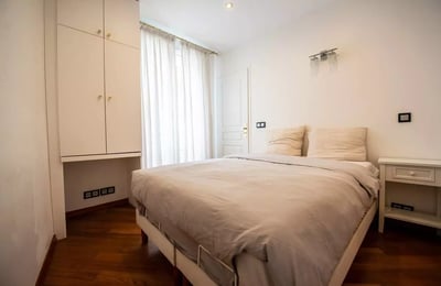 Long-term rental of a 2-room apartment 30 m² in the 16th arrondissement, Paris, France