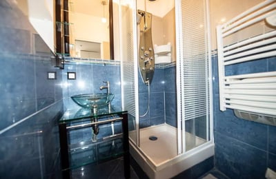 Long-term rental of a 2-room apartment 30 m² in the 16th arrondissement, Paris, France