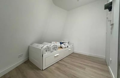 Alquiler a largo plazo de estudio renovado en el distrito 8, París, Francia