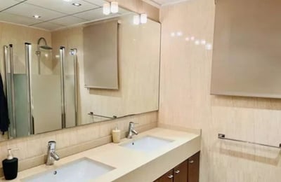 Long-term rental of a spacious 3-bedroom apartment in Elche, Spain