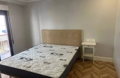 Long-term rental of a cozy 3-bedroom apartment with heating and AC in Elche, Spain