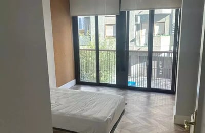 Long-term rental of a cozy 3-bedroom apartment with heating and AC in Elche, Spain