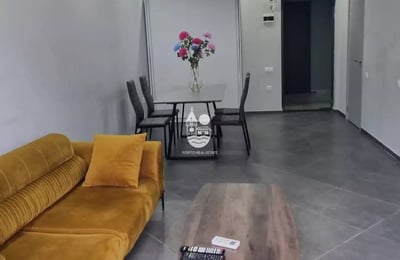Alquiler a largo plazo estiloso apartamento 1+1 cerca de la zona de Metro City, Batumi, Georgia
