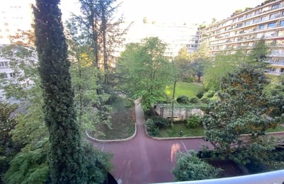 Alquiler a largo plazo apartamento de 5 habitaciones 112m² con balcón en el distrito 16 de París