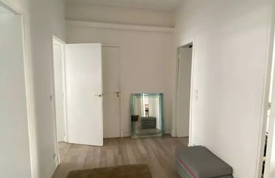 Alquiler a largo plazo apartamento de 5 habitaciones 112m² con balcón en el distrito 16 de París