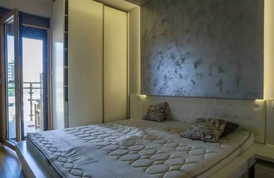 Long-term rental in Belgrade: 2-room apartment, 47 m², in Zemun with balcony and appliances