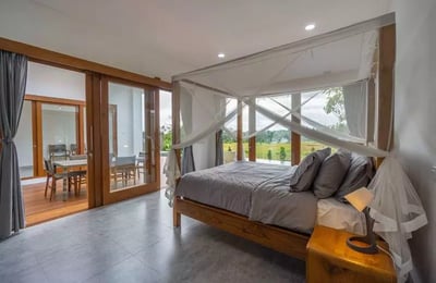 Long-term rental in Bali villa with rice field view and pool in Pejeng area