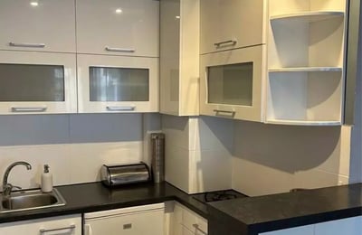 Long-term rental in Wrocław: 1-room apartment, 25 m², in Śródmieście district near park and shops